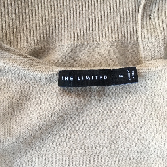 The Limited tan Button 3/4 sleeve top Size Medium - Picture 8 of 8